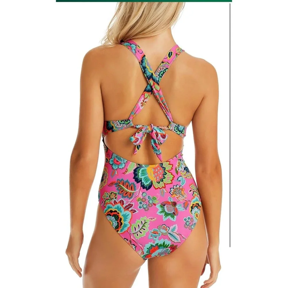 Jessica Simpson Women's‎ Rosies Bushes One Piece Bathing Suit NWT Size small